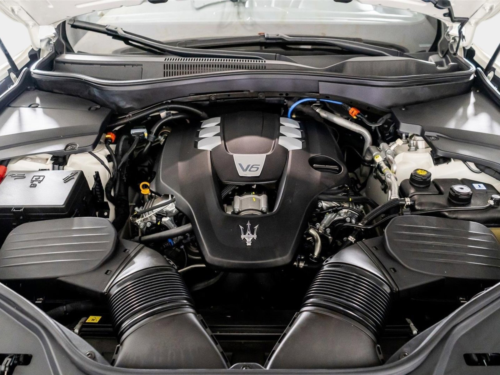 Used 2023 Maserati Levante GT image 53