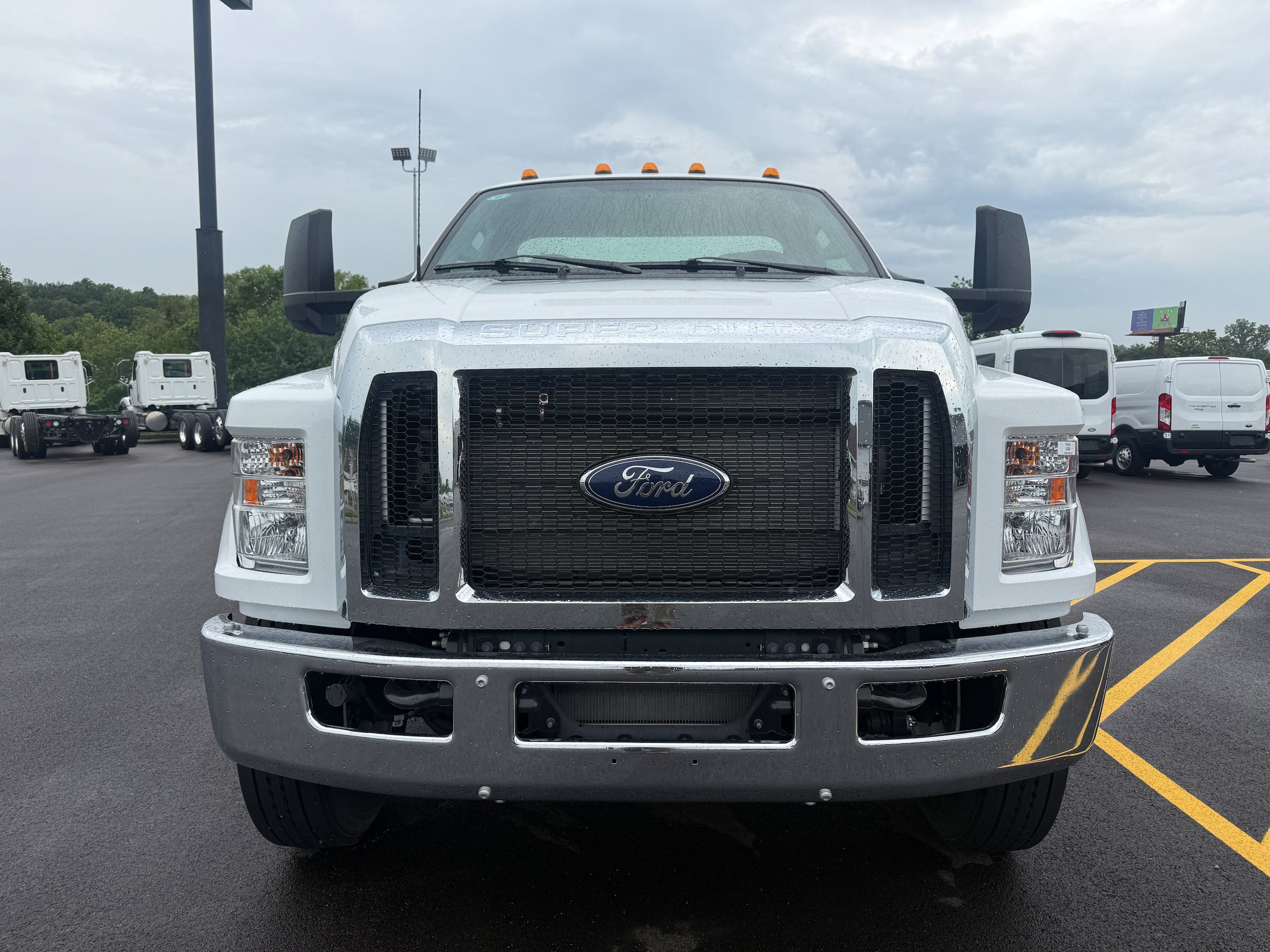 New 2027 Ford F750 2WD Regular Cab Super Duty image 3