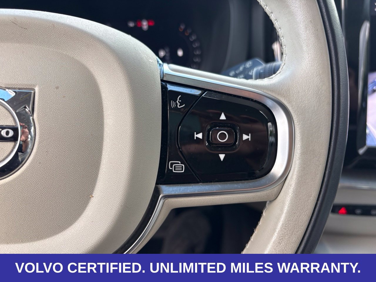 Certified 2024 Volvo XC60 B5 Plus w/ Protection Package Premier AWD/4WD image 26