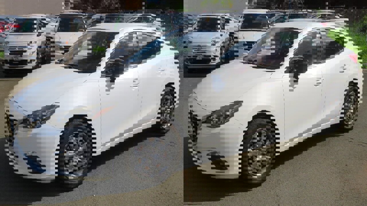 Used 2014 MAZDA MAZDA3 i SV image 3