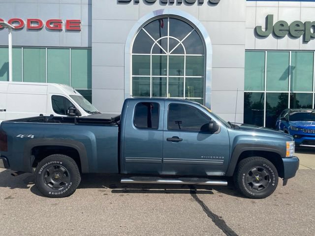 Used 2011 Chevrolet Silverado 1500 LT w/ All-Star Edition AWD/4WD image 5