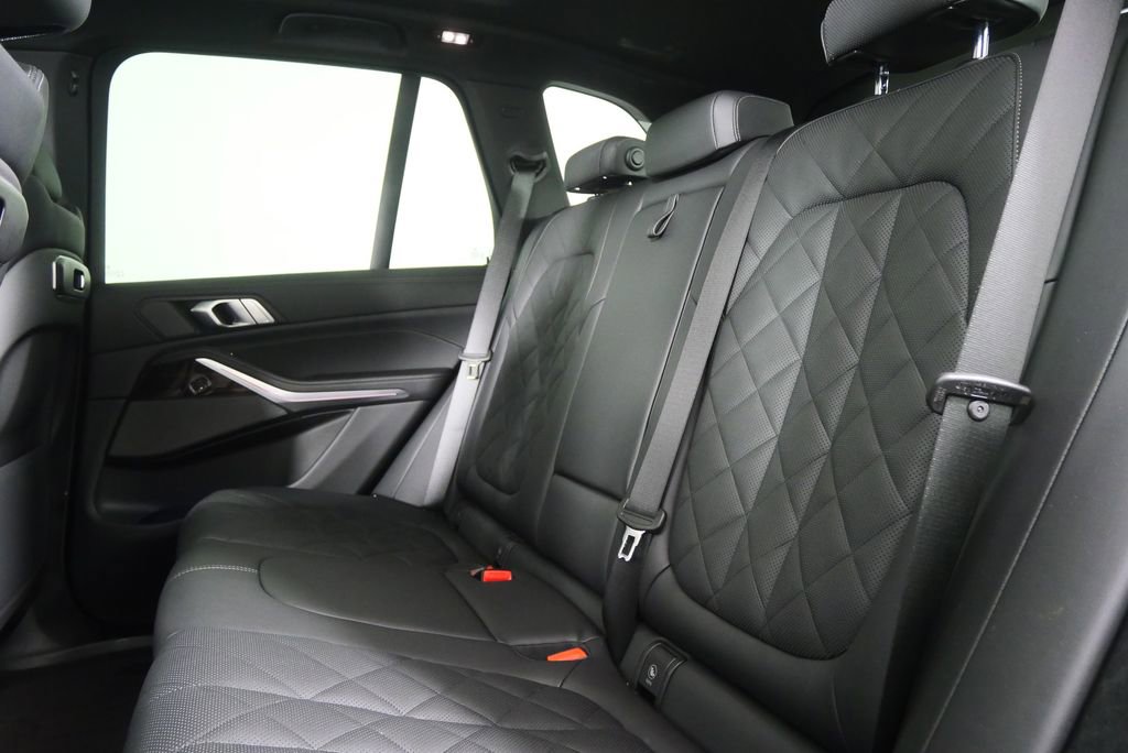 Certified 2025 BMW X5 xDrive40i w/ Premium Package image 16