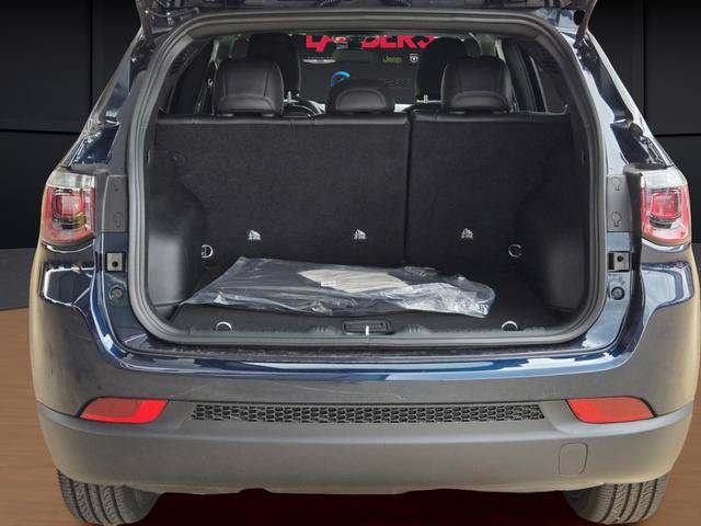 New 2026 Jeep Compass Latitude AWD/4WD image 5