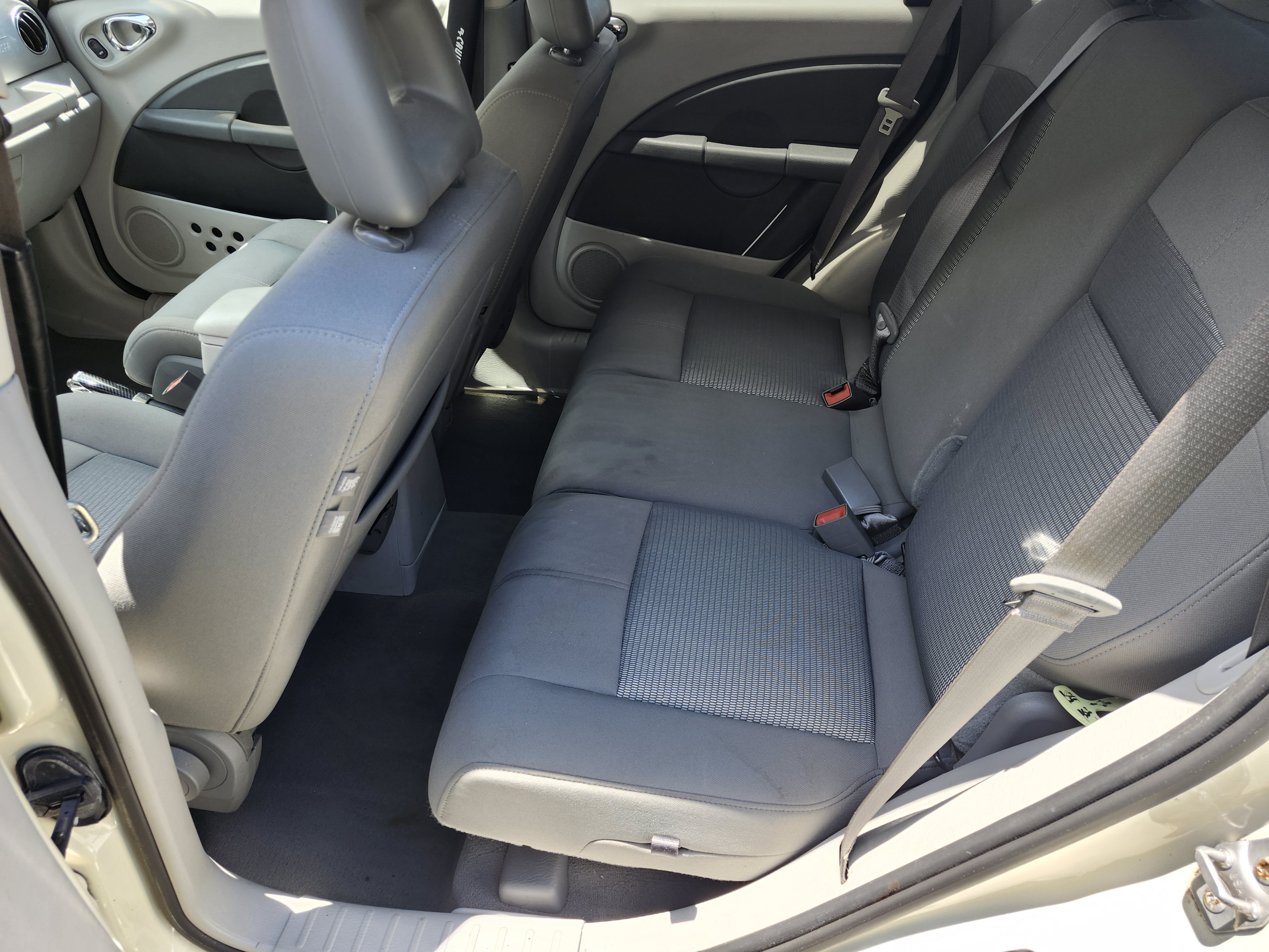 Used 2008 Chrysler PT Cruiser Touring FWD image 5