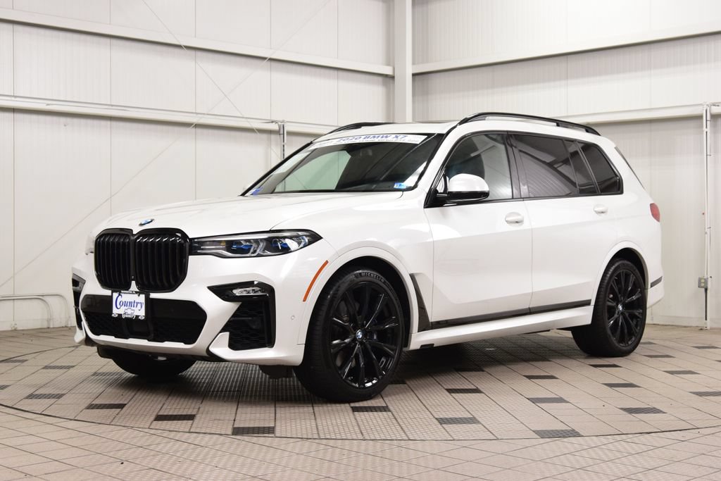 Used 2020 BMW X7 M50i w/ Dynamic Handling Package AWD/4WD image 3