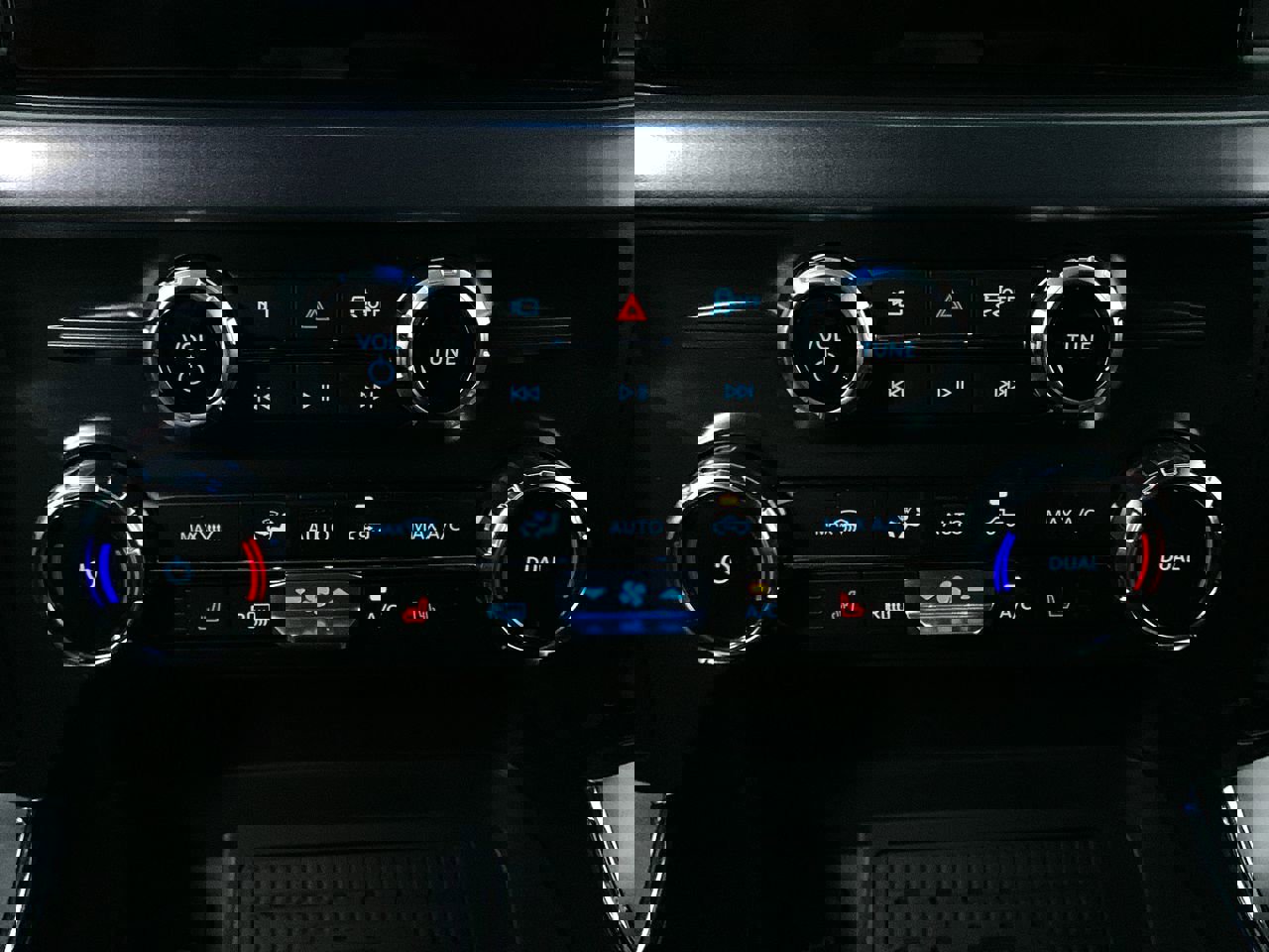 New 2025 Ford F150 XLT w/ Equipment Group 302A MID image 31