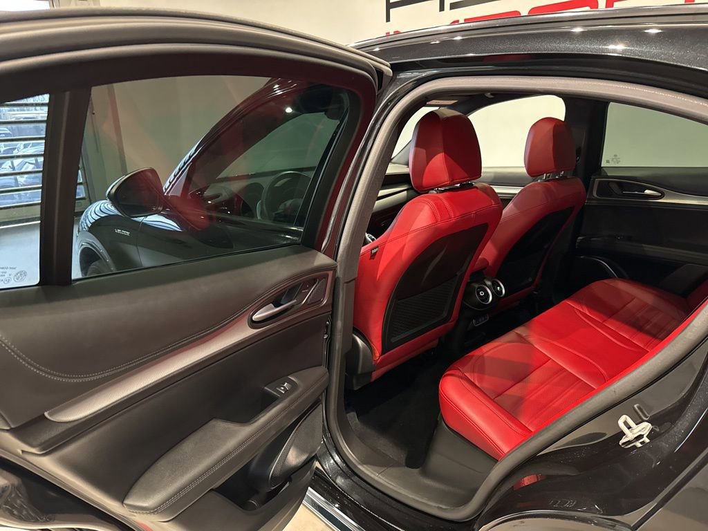 Used 2023 Alfa Romeo Stelvio Veloce image 32
