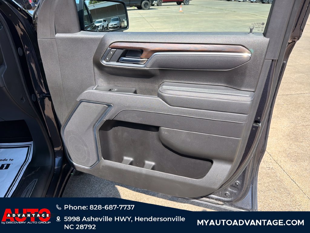 Used 2025 GMC Sierra 1500 SLT AWD/4WD image 33