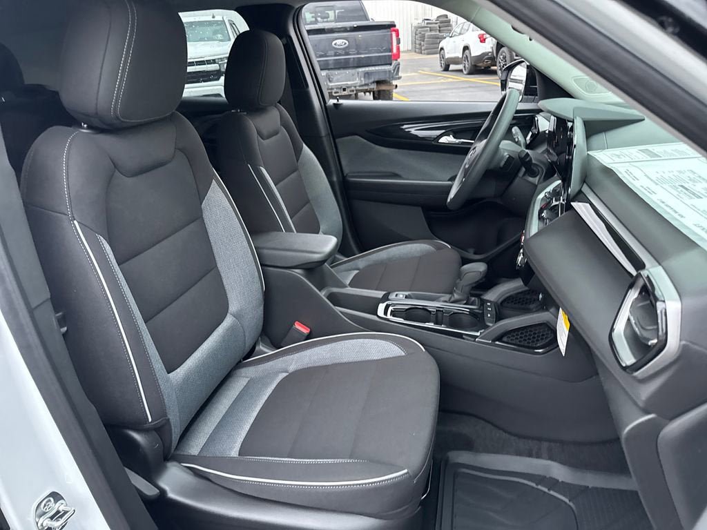 New 2026 Chevrolet TrailBlazer LT w/ Midnight Edition FWD image 12