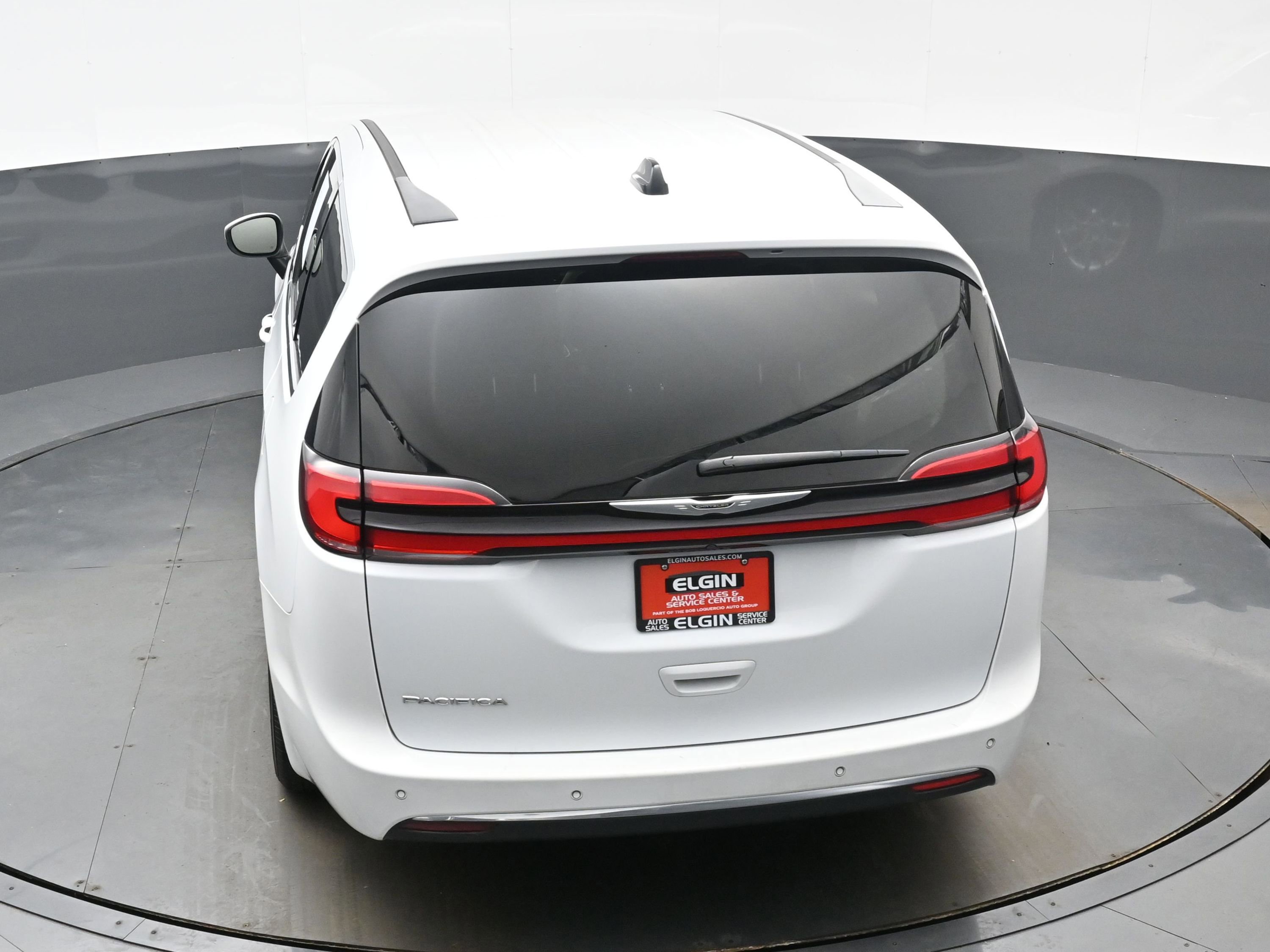 Used 2023 Chrysler Pacifica Touring-L image 36