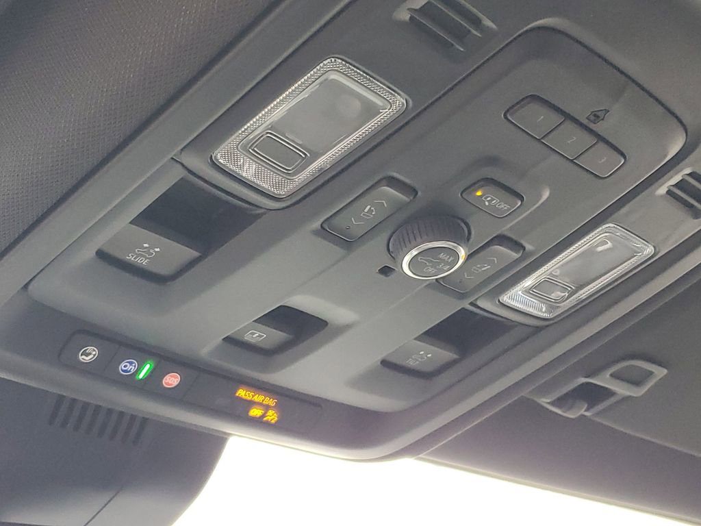 Certified 2024 Chevrolet Tahoe Z71 w/ Luxury Package image 24