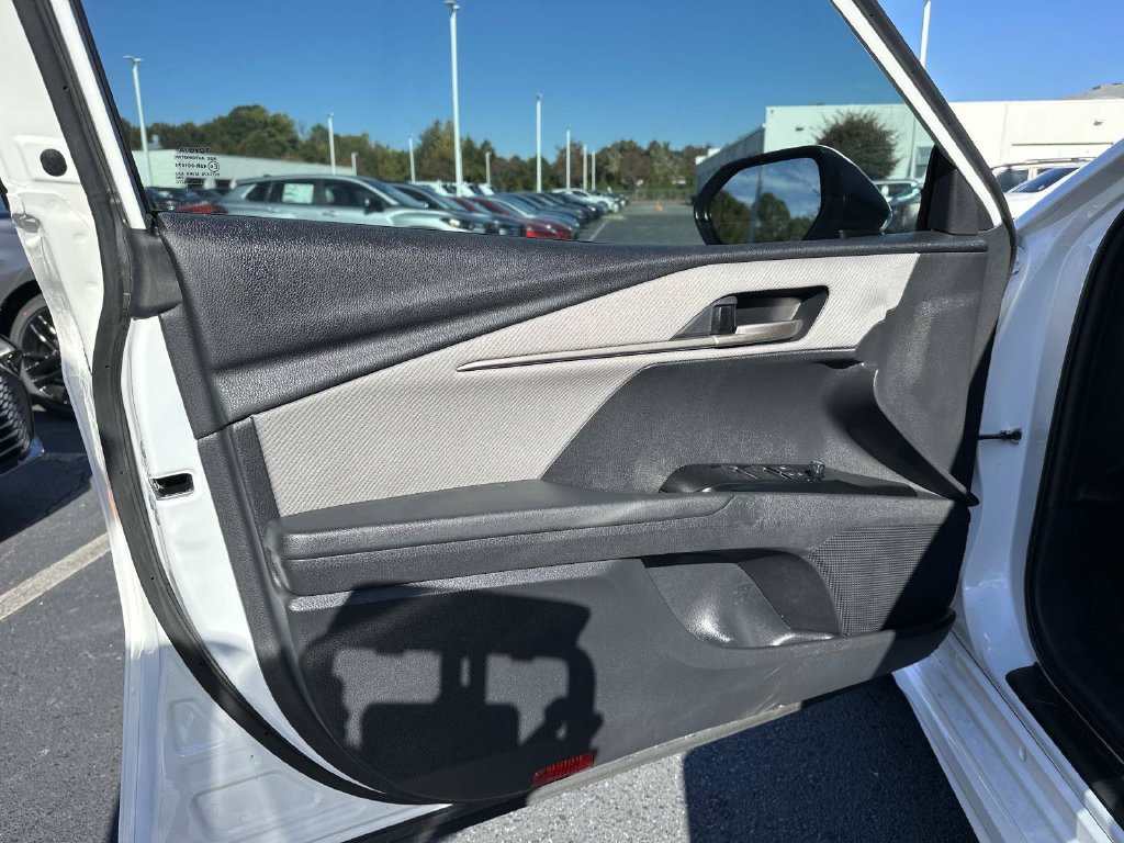 Used 2026 Toyota Camry SE FWD image 20