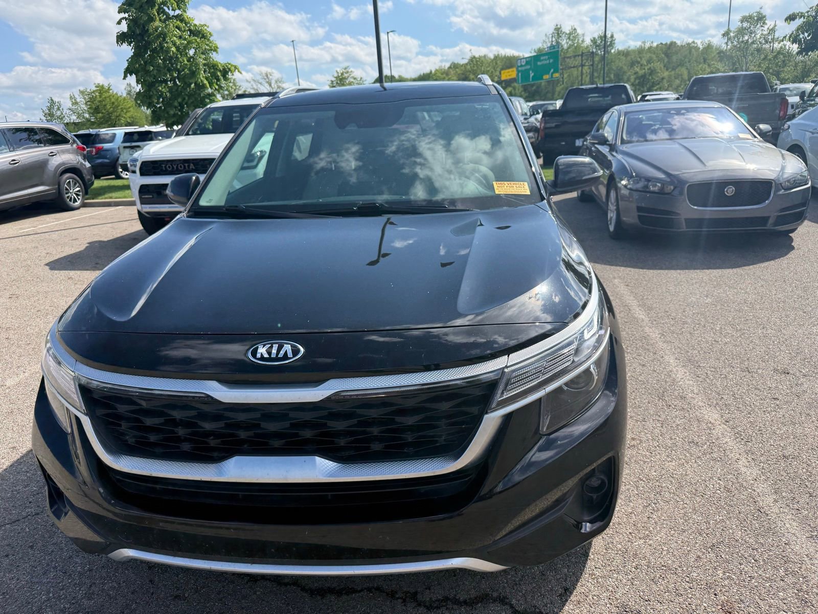 Used 2021 Kia Seltos EX AWD/4WD image 2