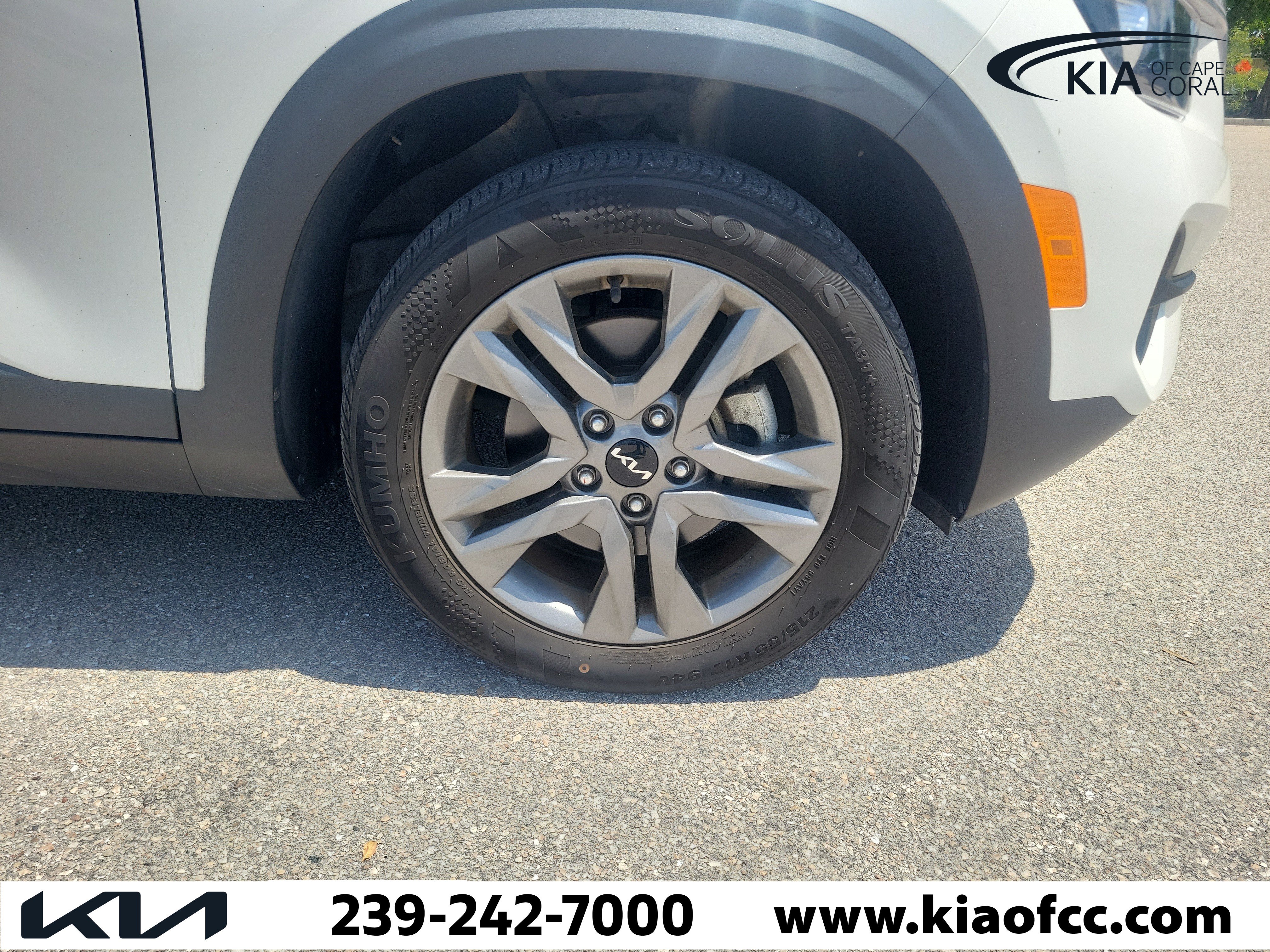 Used 2023 Kia Seltos LX AWD/4WD image 7