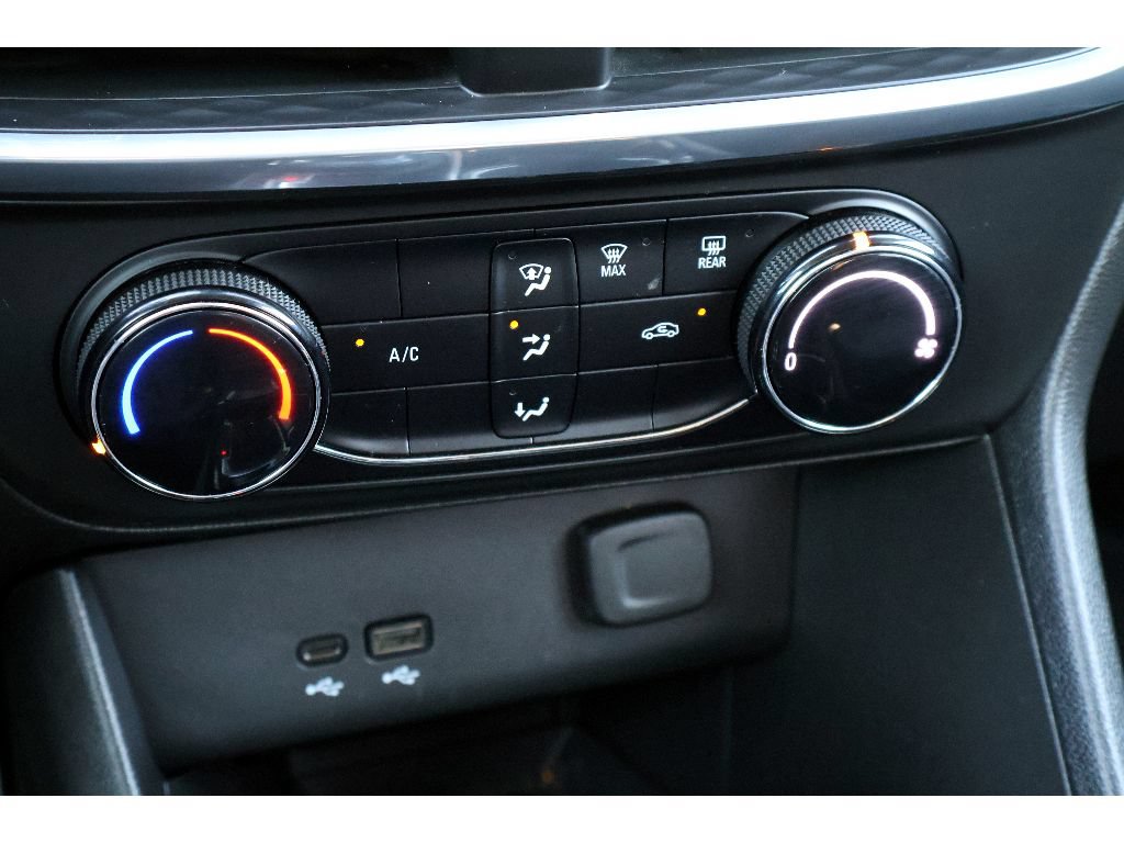 Used 2024 Buick Encore GX Preferred FWD image 24