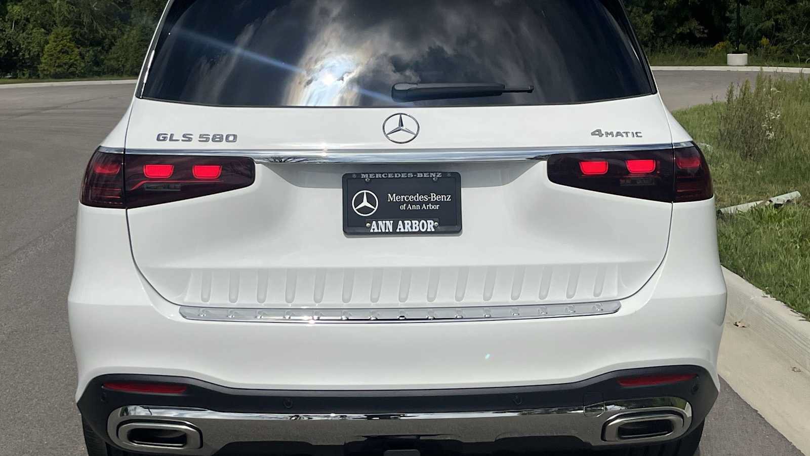 New 2026 Mercedes-Benz GLS 580 4MATIC image 19