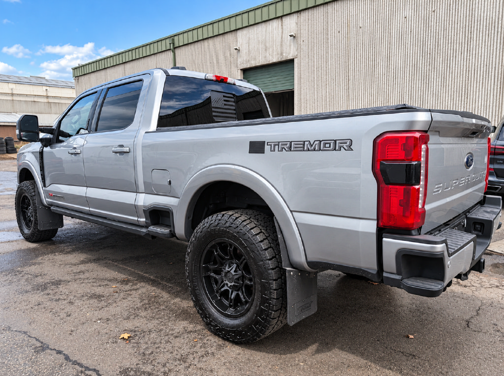 Used 2023 Ford F350 Lariat w/ Lariat Ultimate Package AWD/4WD image 3