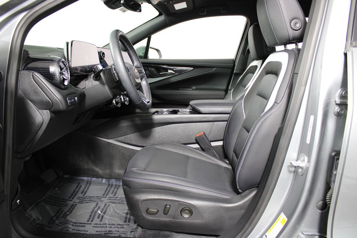 Used 2025 Chevrolet Blazer EV LT image 26