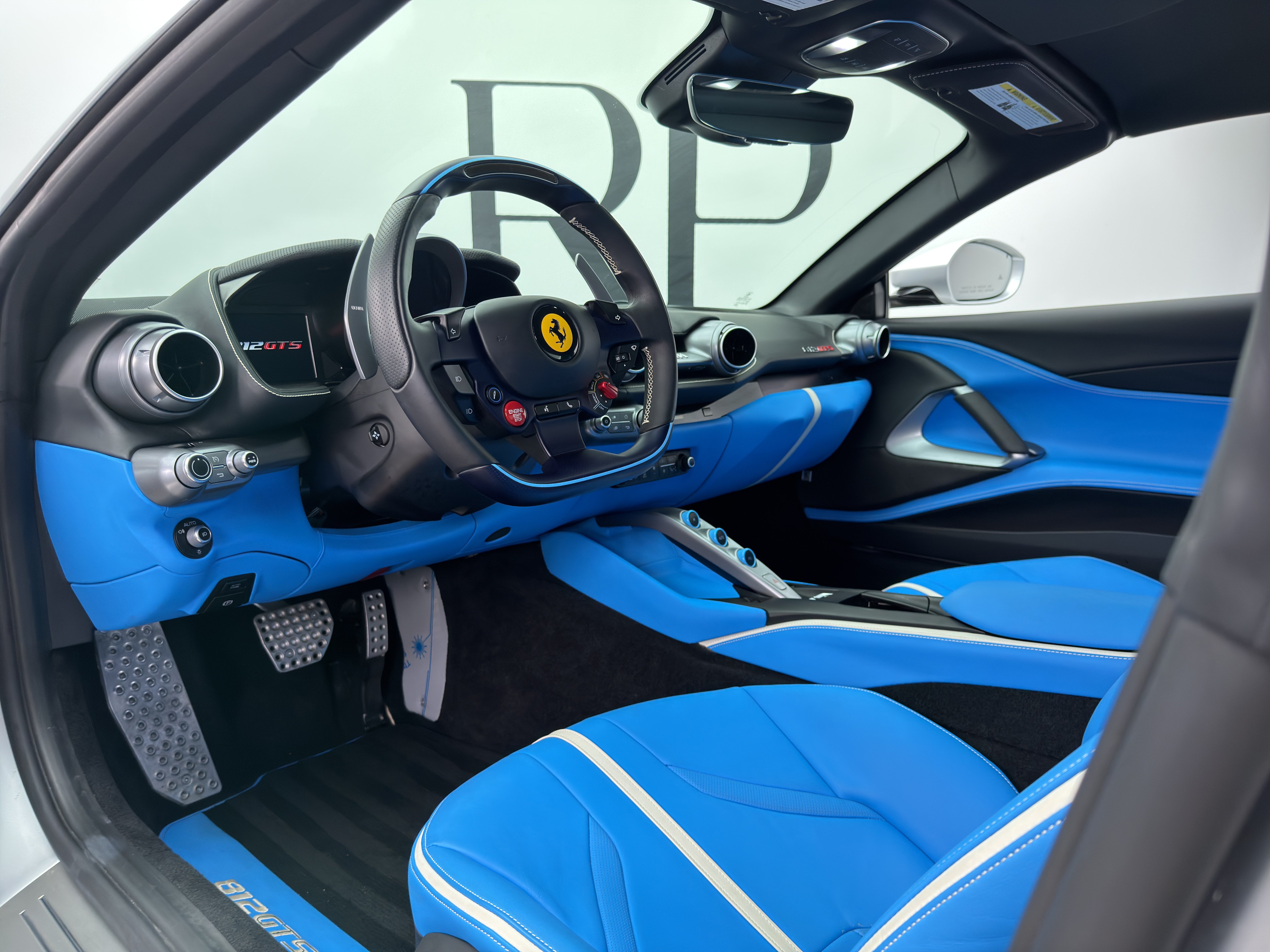 Used 2023 Ferrari 812 GTS RWD image 2