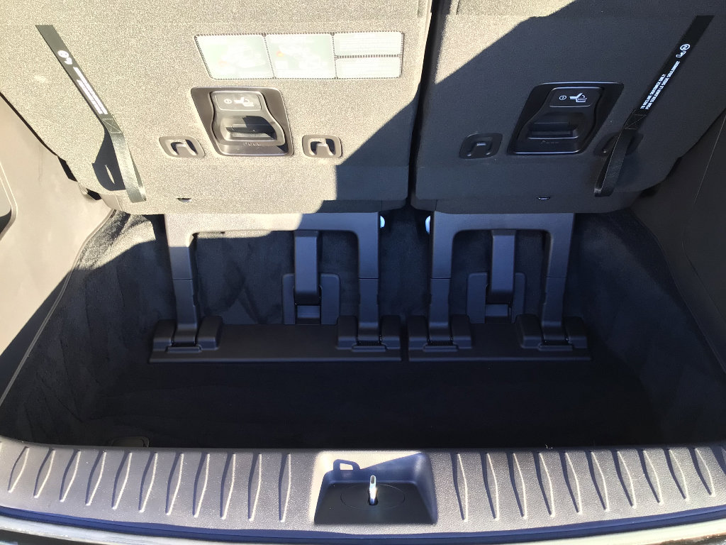 New 2026 Kia Carnival LX image 18