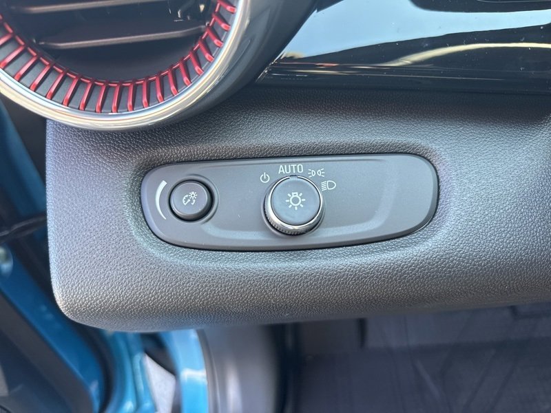 New 2025 Chevrolet Trax RS w/ Sunroof Package image 23