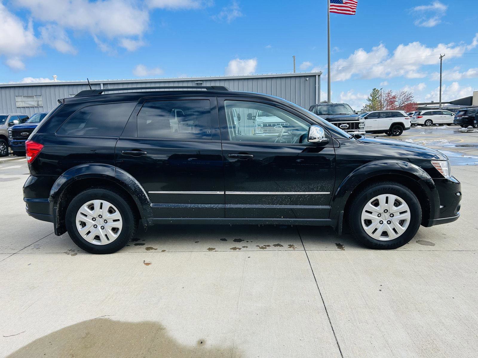 Used 2019 Dodge Journey SE w/ Mopar Chrome Accent Package image 34