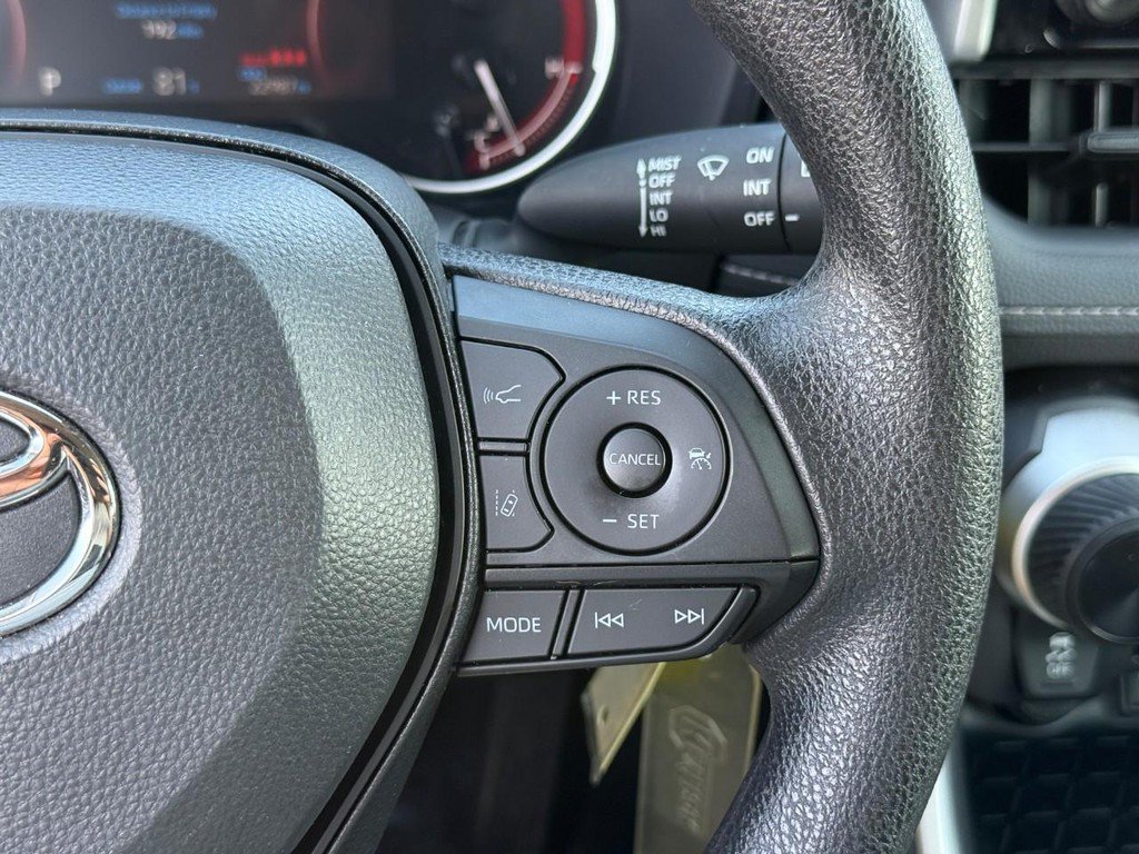 Certified 2025 Toyota RAV4 LE AWD/4WD image 23