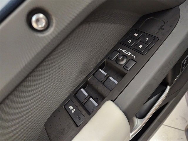 Used 2026 Land Rover Defender 110 S image 22