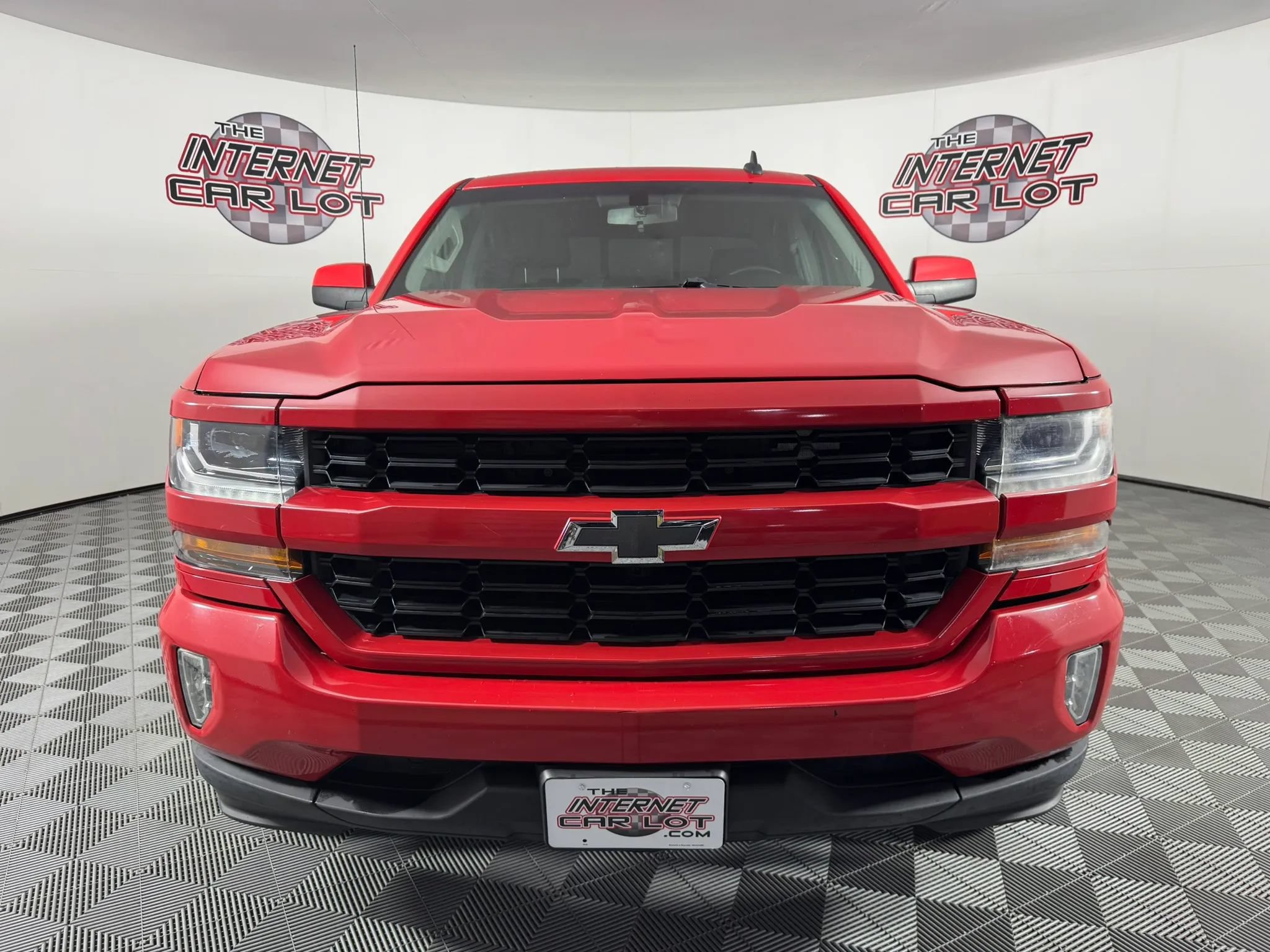 Used 2018 Chevrolet Silverado 1500 LT w/ All Star Edition AWD/4WD image 2