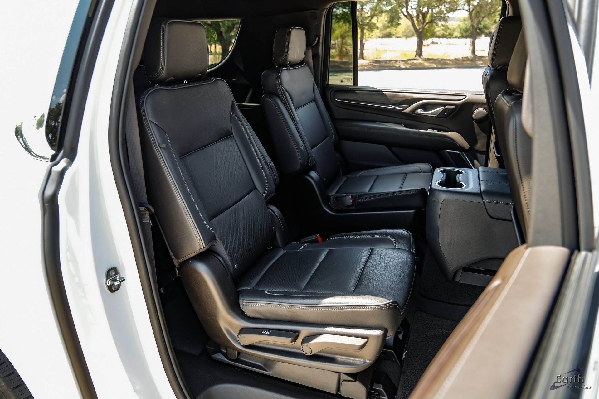 Used 2024 GMC Yukon XL Denali AWD/4WD image 76