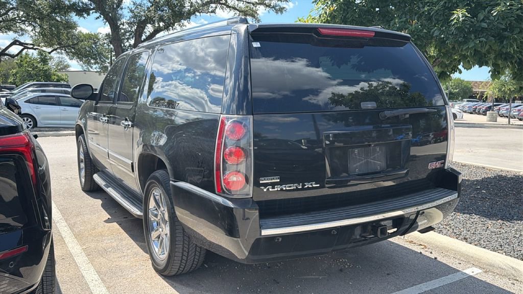 Used 2010 GMC Yukon XL Denali AWD/4WD image 7