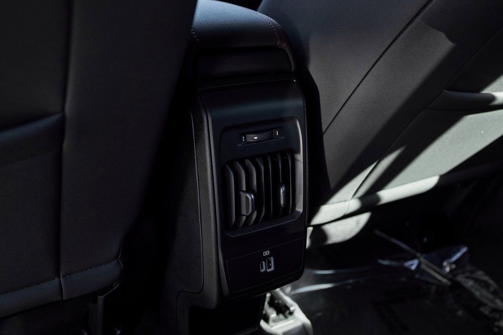 Used 2024 Dodge Hornet R/T w/ Tech Pack w/o Parking image 31