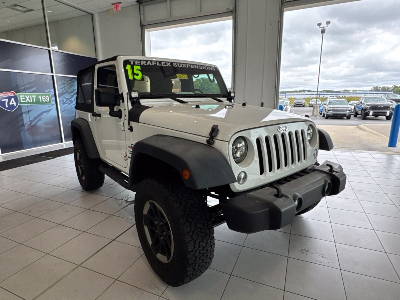 Used 2015 Jeep Wrangler Sport AWD/4WD image 3