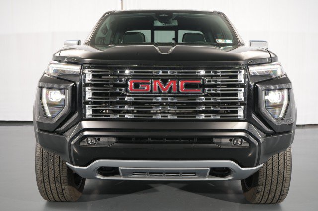 Used 2024 GMC Canyon Denali AWD/4WD image 5