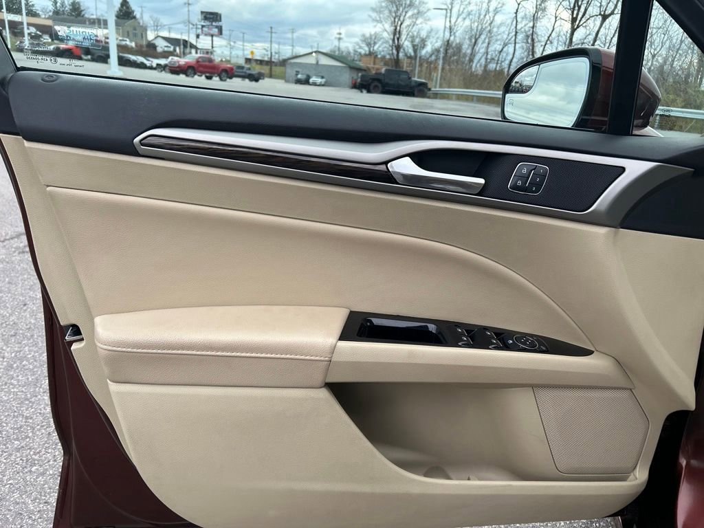 Used 2016 Ford Fusion SE w/ Equipment Group 202A image 19