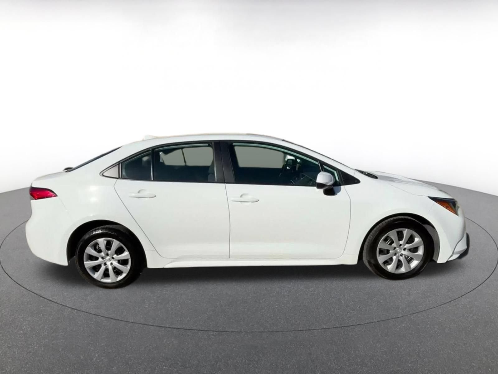 Used 2025 Toyota Corolla LE FWD image 15