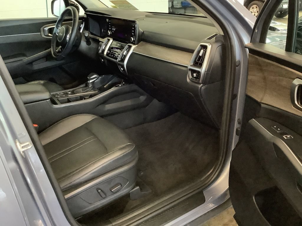 Certified 2023 Kia Sorento X-Line EX AWD/4WD image 19