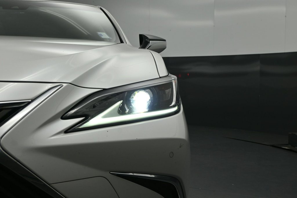 Used 2019 Lexus ES 300h w/ Premium Package FWD image 15