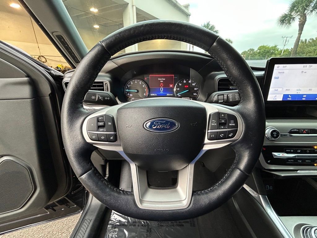 Used 2022 Ford Explorer XLT w/ Equipment Group 202A image 14