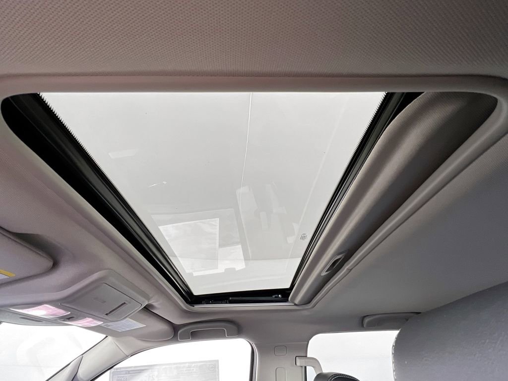 Certified 2024 Nissan Frontier SL w/ Technology Package image 22