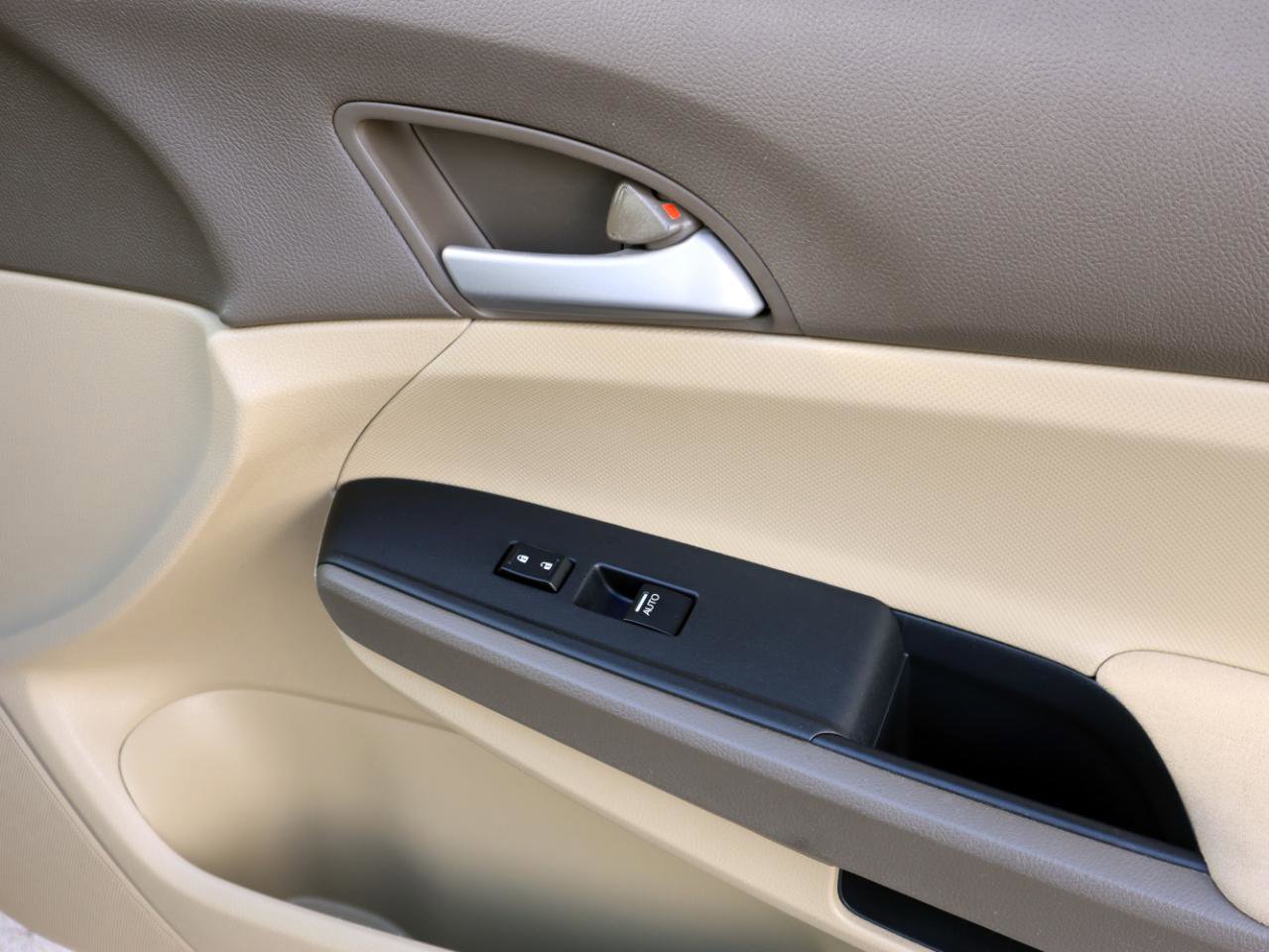 Used 2010 Honda Accord LX-P image 13