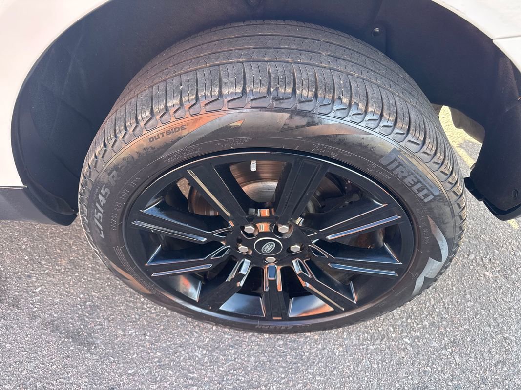 Used 2017 Land Rover Range Rover Sport HSE image 22