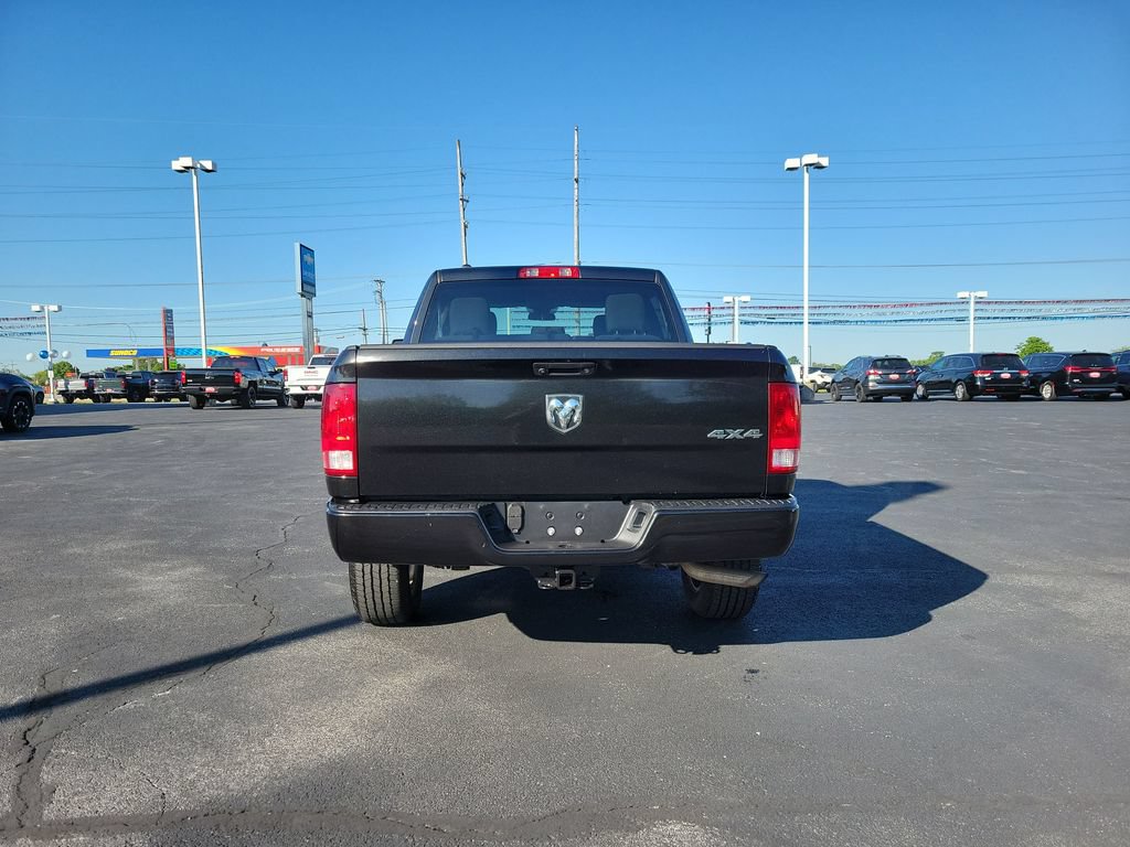 Used 2017 RAM 1500 Express w/ Express Value Package AWD/4WD image 4