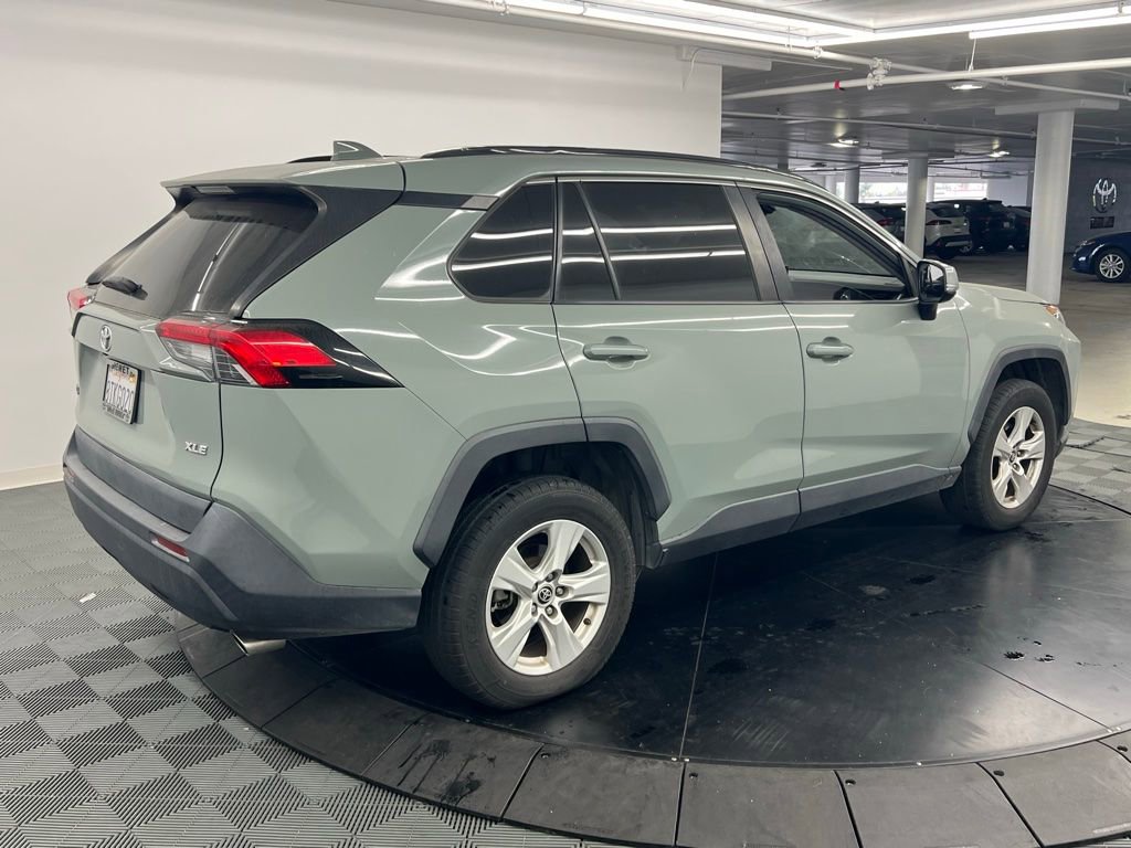 Used 2021 Toyota RAV4 XLE w/ XLE Grade Weather Package image 3