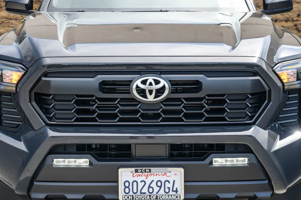 Used 2025 Toyota Tacoma TRD Off-Road image 5