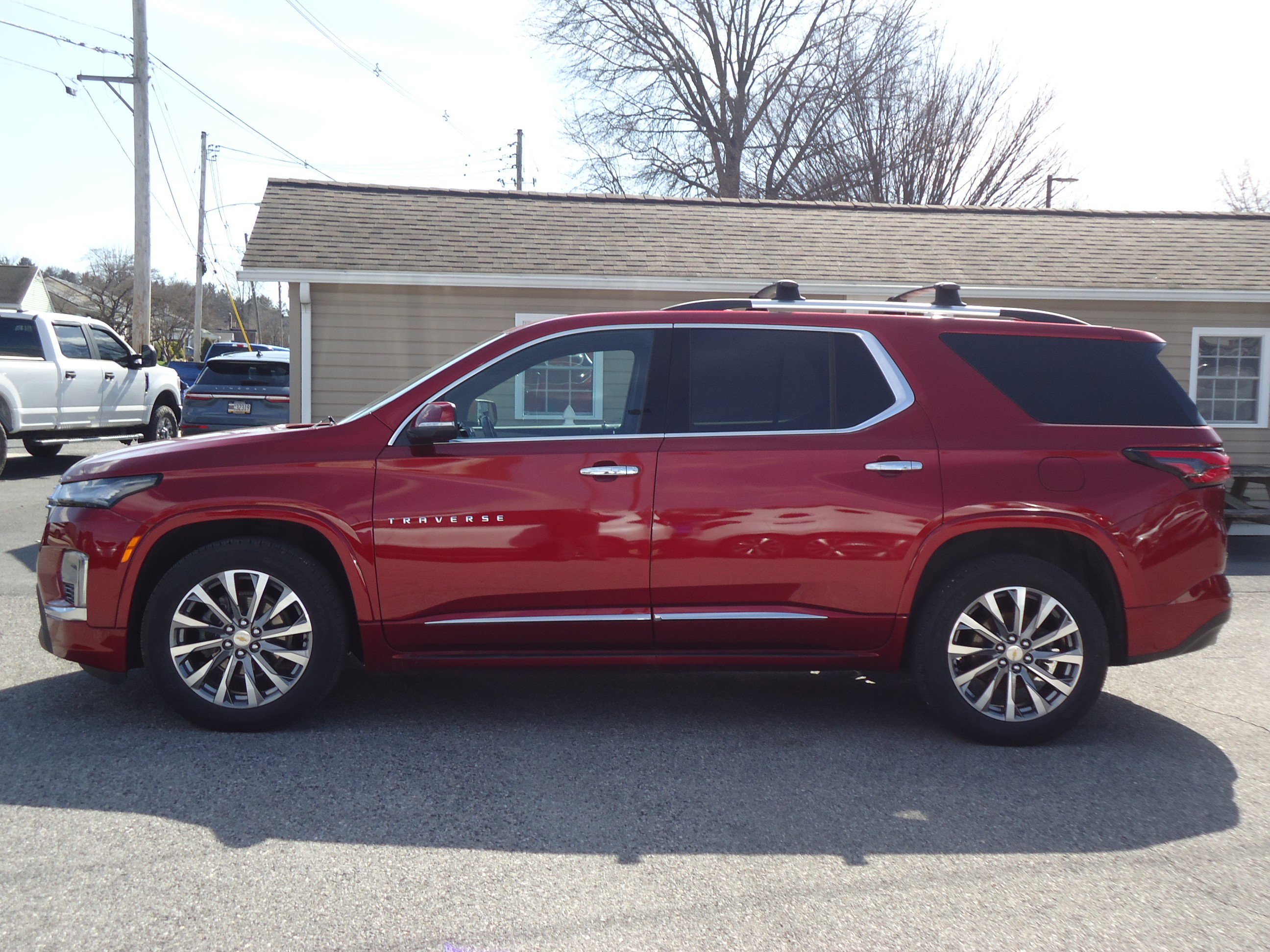 Used 2022 Chevrolet Traverse Premier w/ LPO, 'HIT The Road' Package AWD/4WD image 35