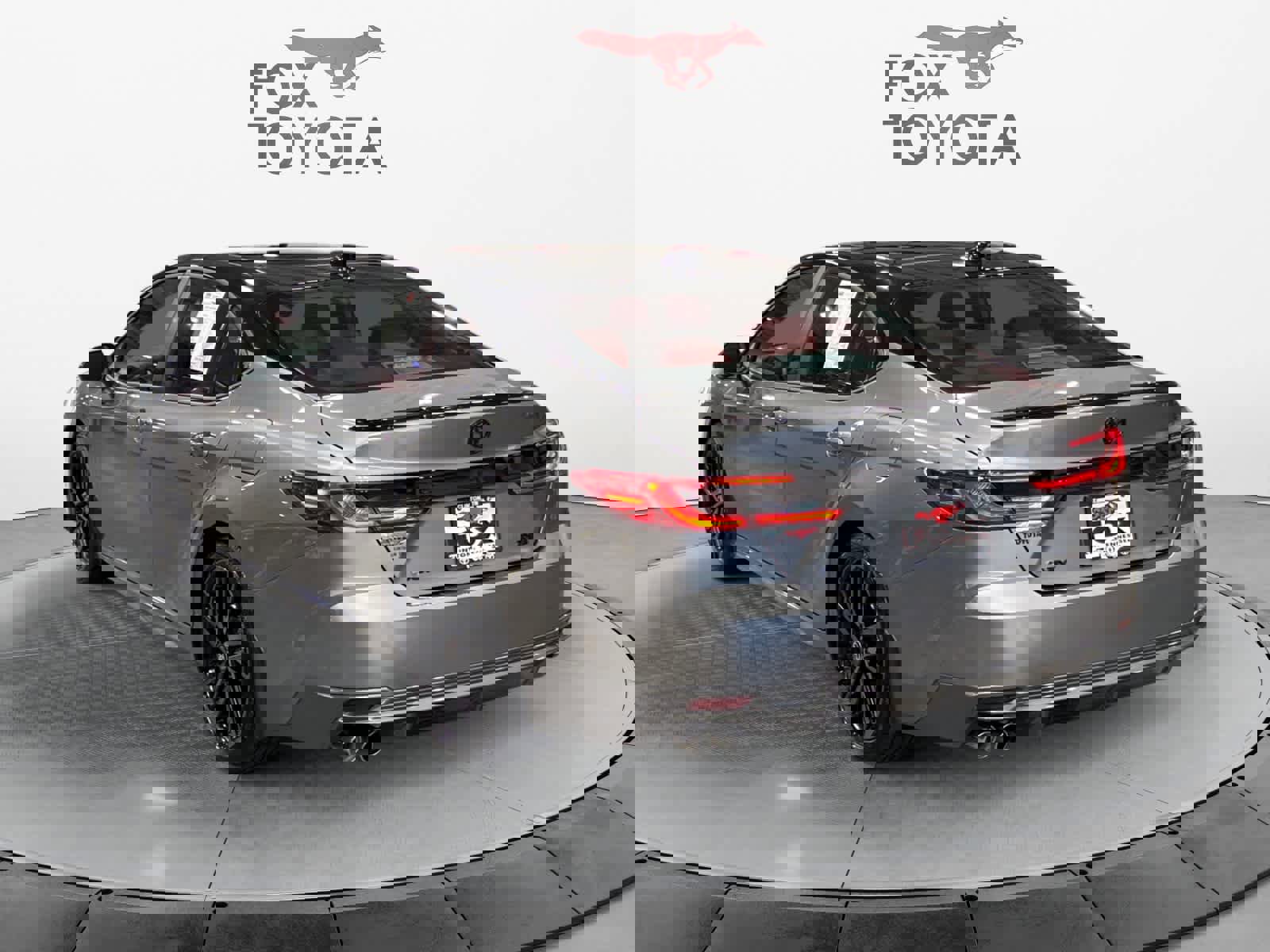 Used 2025 Toyota Camry XSE image 4
