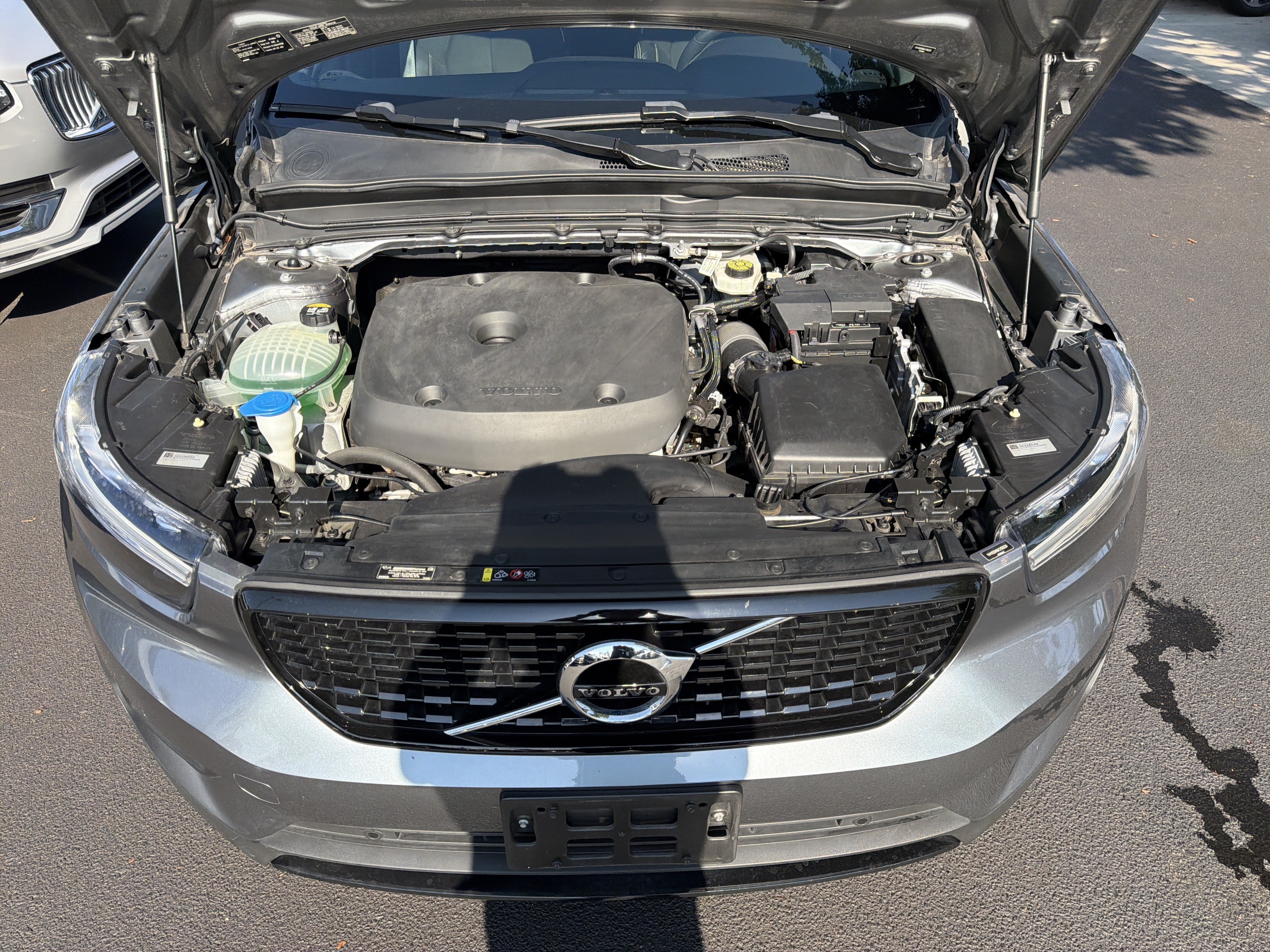 Used 2019 Volvo XC40 T5 R-Design AWD/4WD image 37