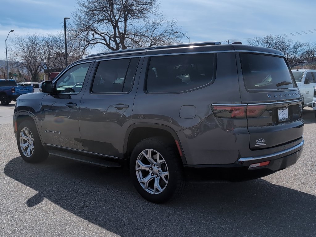 Used 2023 Jeep Wagoneer 4WD image 8