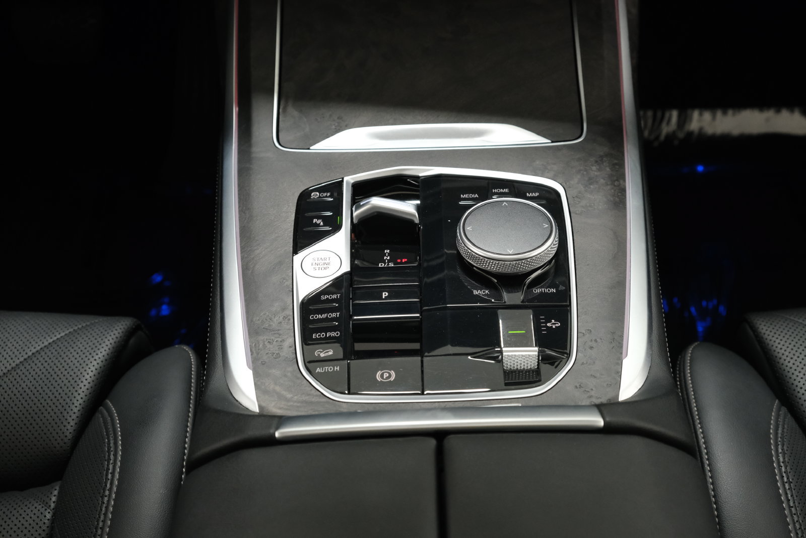 Used 2023 BMW X7 xDrive40i w/ Premium Package AWD/4WD image 15